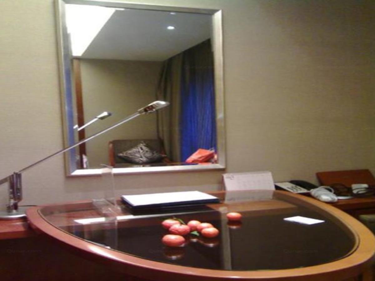 Gloria Grand Hotel Wuxi Wuxi  Esterno foto